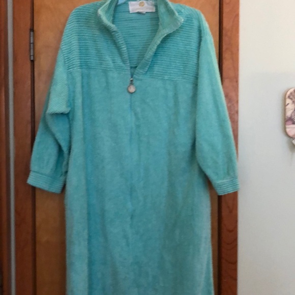 STANHERMAN LOUNGE ROBE - Picture 3 of 6